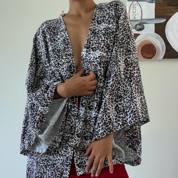 Nwt cheetah print kimono - Picture 1 of 4